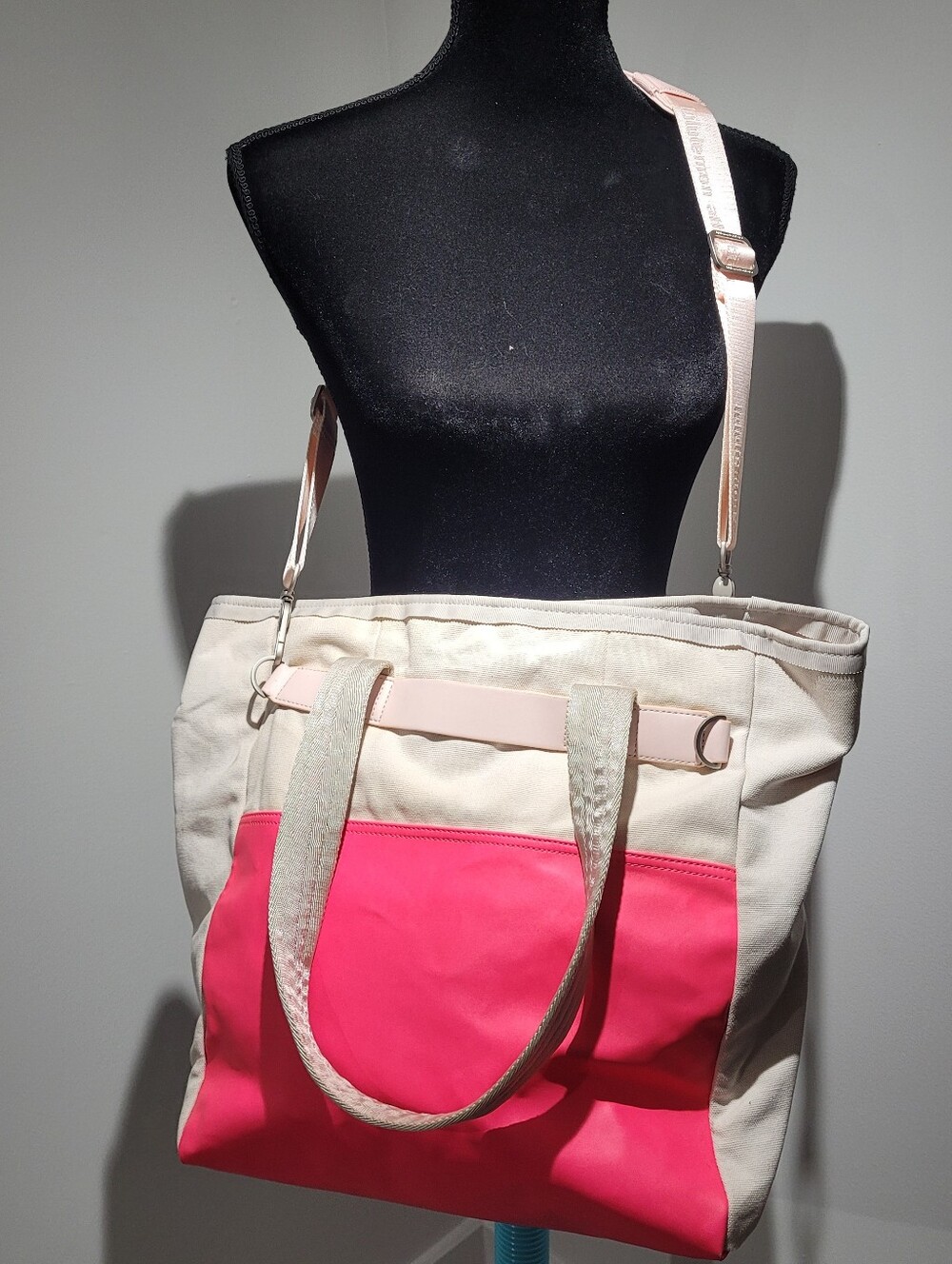 Lululemon Women's Get Zen'd Gym Yoga Tote Bag Beige Pink Athleisure